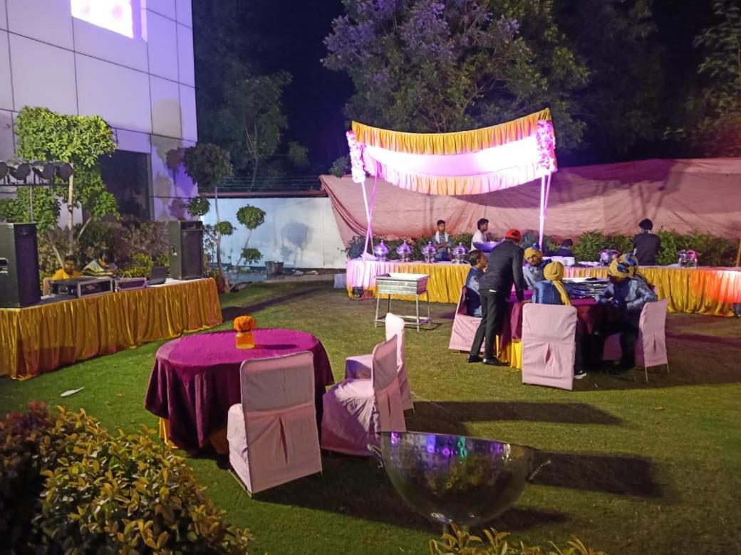 Hotel Sourav Park Inn Agra Agra  Extérieur photo