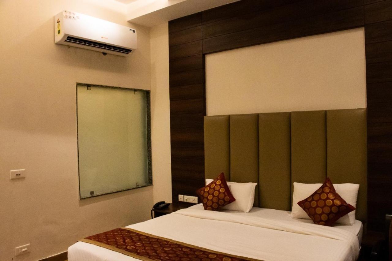 Hotel Sourav Park Inn Agra Agra  Extérieur photo